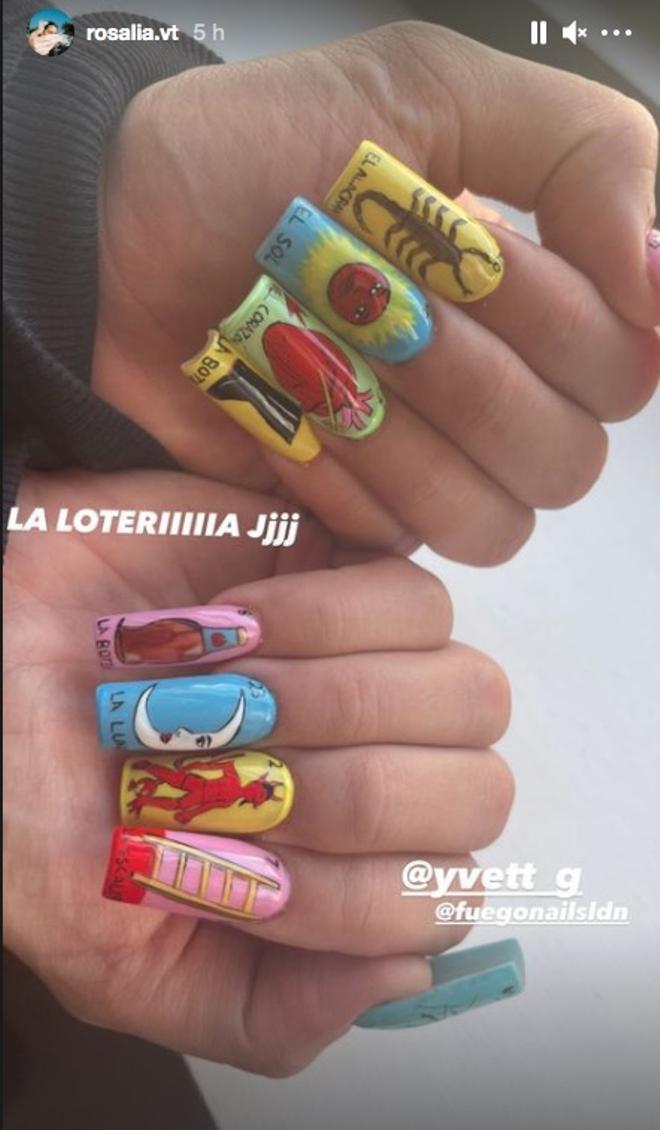 Rosalía estrena manicura con uñas cuadradas
