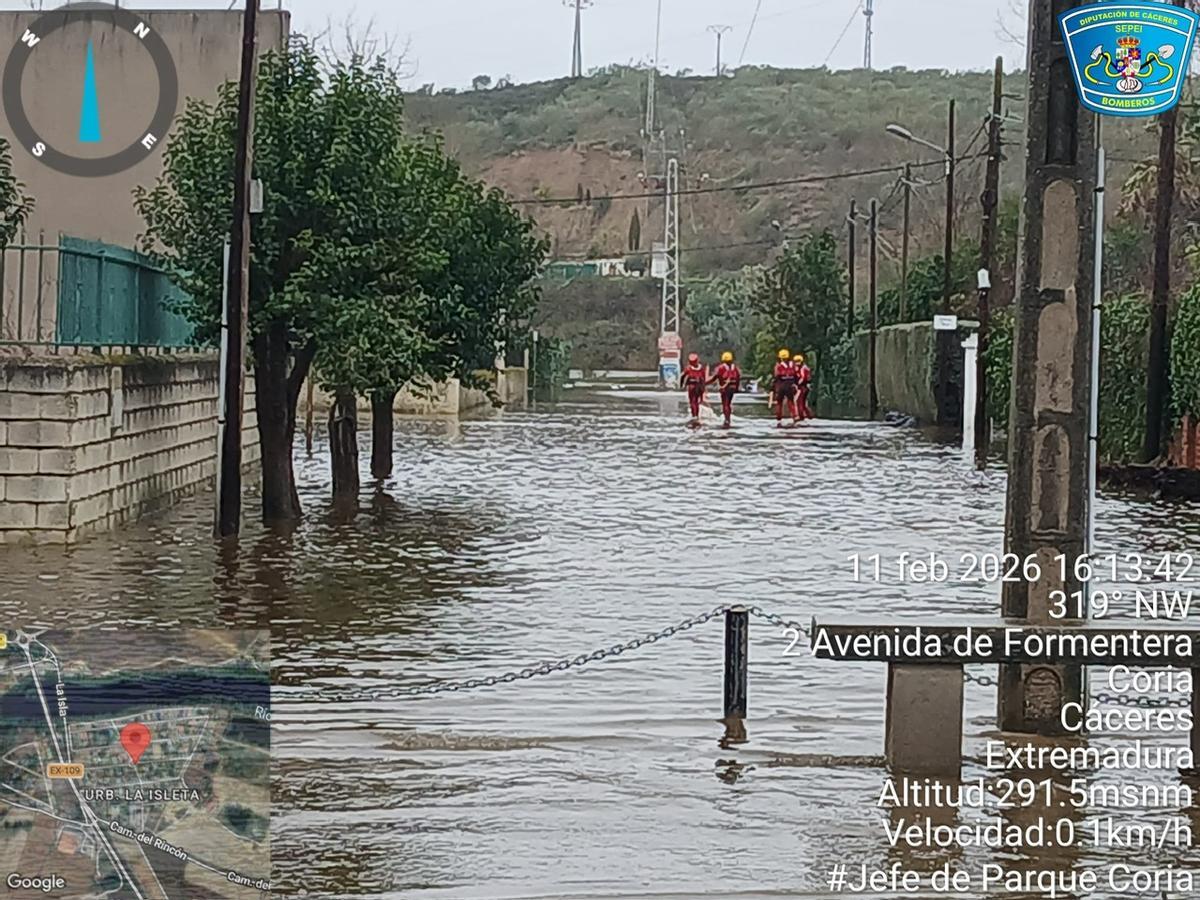 Fotogalería | Nuevo desalojo en La Isleta por la crecida del Alagón en Coria Fotogalería | Nuevo desalojo en La Isleta por la crecida del Alagón en Coria