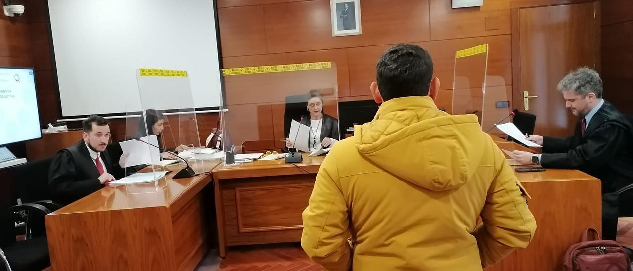 El acusado de abuso sexual reconoce el delito en el juicio.