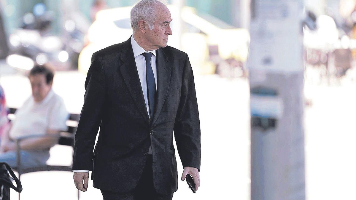 El juez Juan Carlos Peinado en los alrededores de los Juzgados de Plaza Castilla de Madrid.