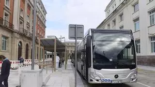 La parada de bus metropolitano de Entrejardines, en A Coruña, se desplaza este lunes a las proximidades de Correos