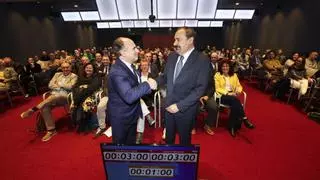 El debate decisivo por el rectorado en LA NUEVA ESPAÑA: Villaverde acusa a su rival de "conspirar, estar y  no hacer", y Cueva pide un cambio total, "no más rollo de lo mismo"