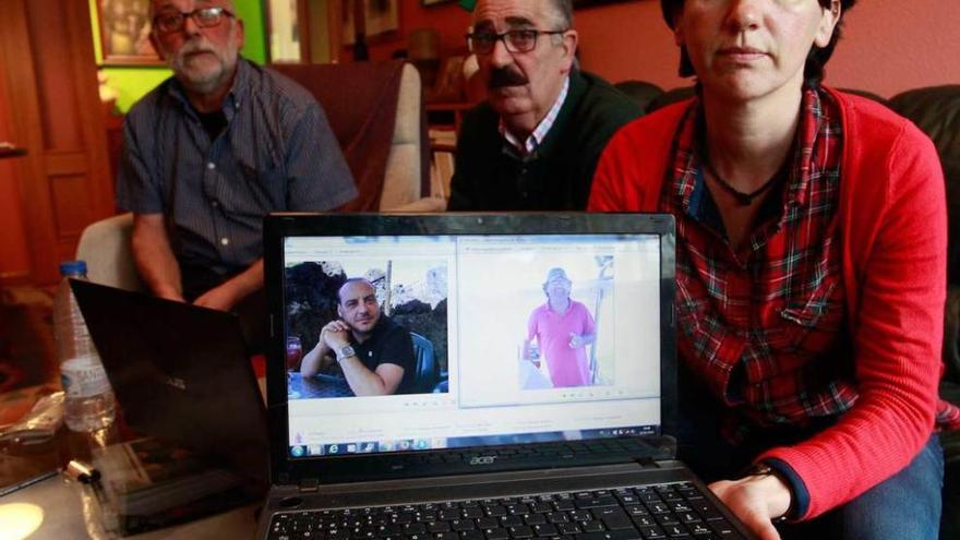 Al fondo, su padre, Julio López, y detrás de ella, Manuel López, ambos hermanos de Emilio.