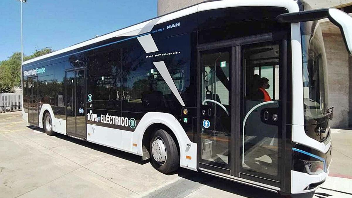 Prueba piloto de Titsa con una guagua 100% eléctrica  | EL DÍA