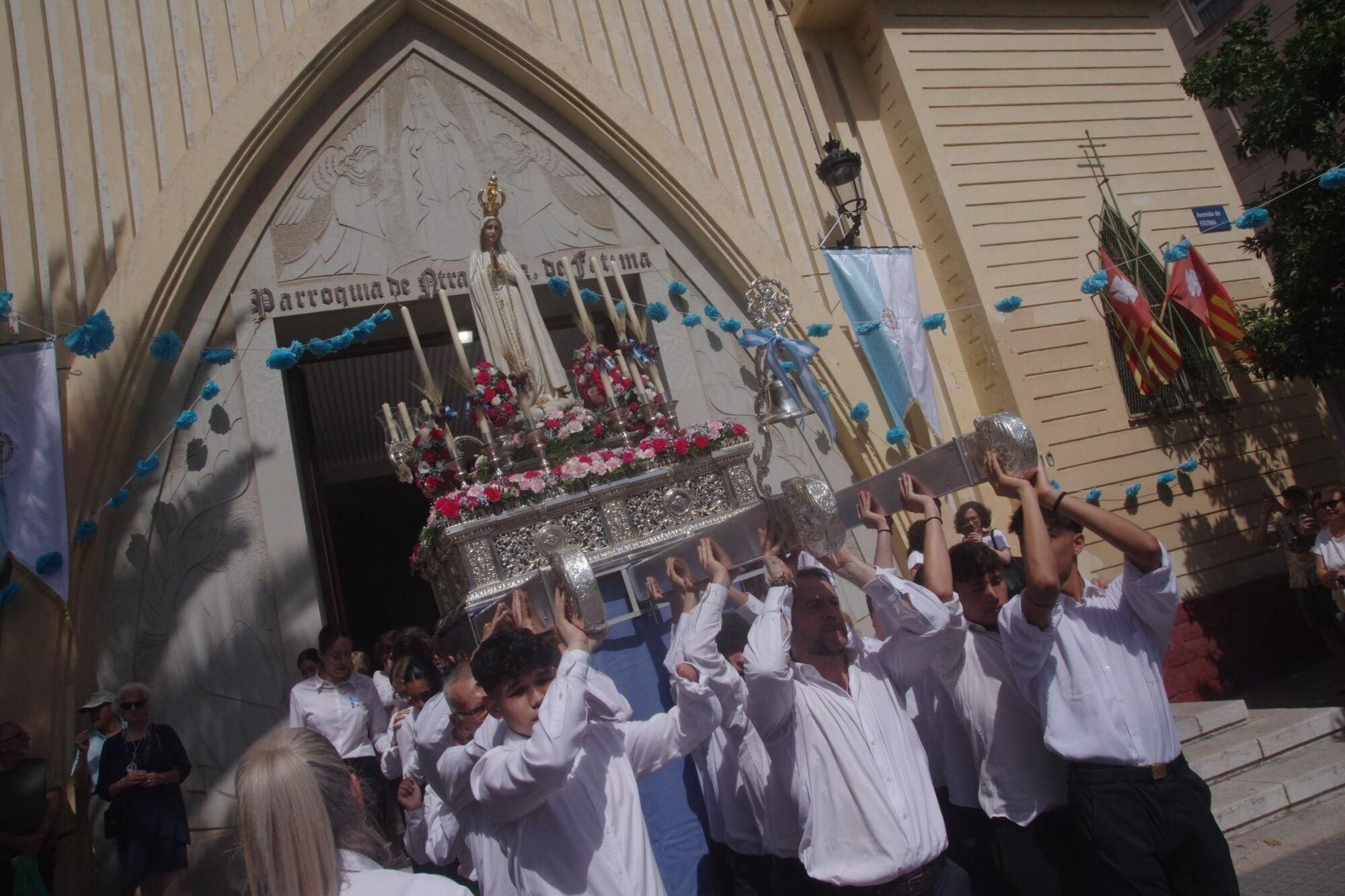 Traslado de la Virgen de Fátima y la Virgen de las Mercedes (El Tarajal) hacia sus altares por la festividad del Corpus en Málaga