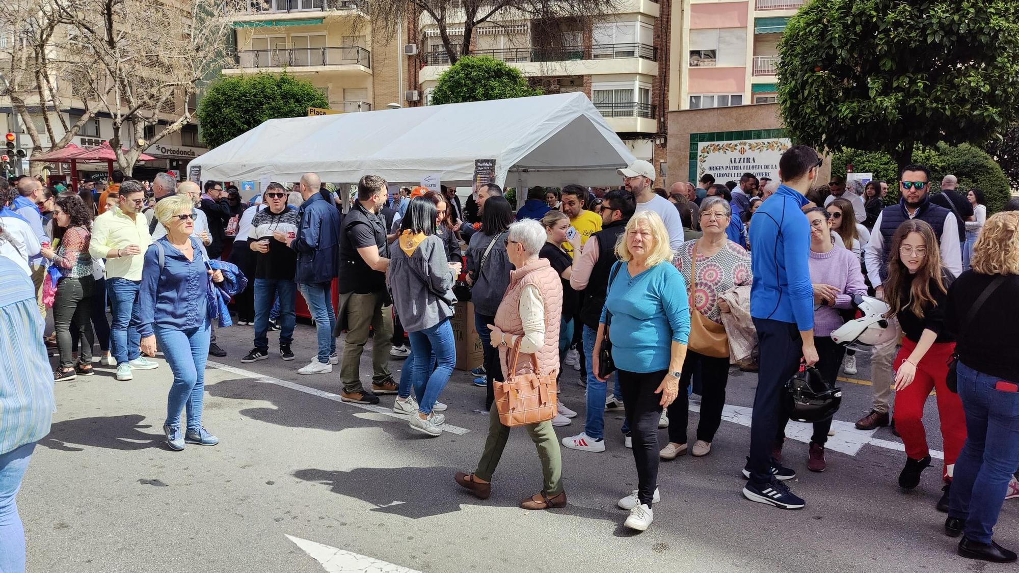 La 'mascletà' del 14 de marzo de Alzira en imágenes