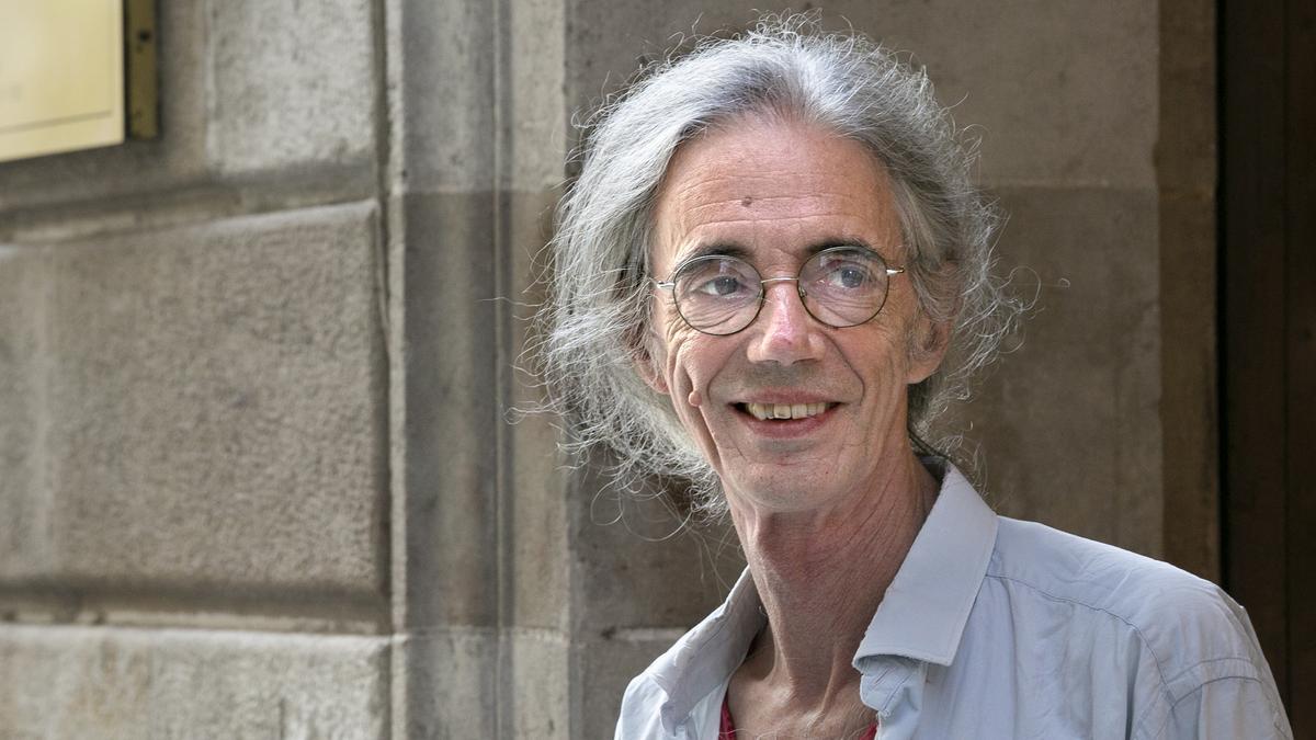 Tiberi trobadoresc: Enric Casasses reuneix en un volum tots els seus poemes llargs Tiberi trobadoresc: Enric Casasses reuneix en un volum tots els seus poemes llargs