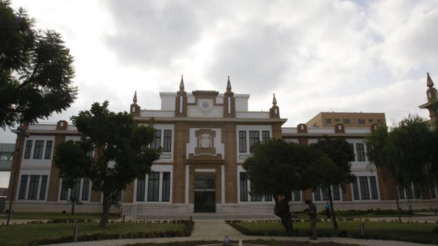 El Ayuntamiento dive que el edificio de Tabacalera está listo para albergar el museo.