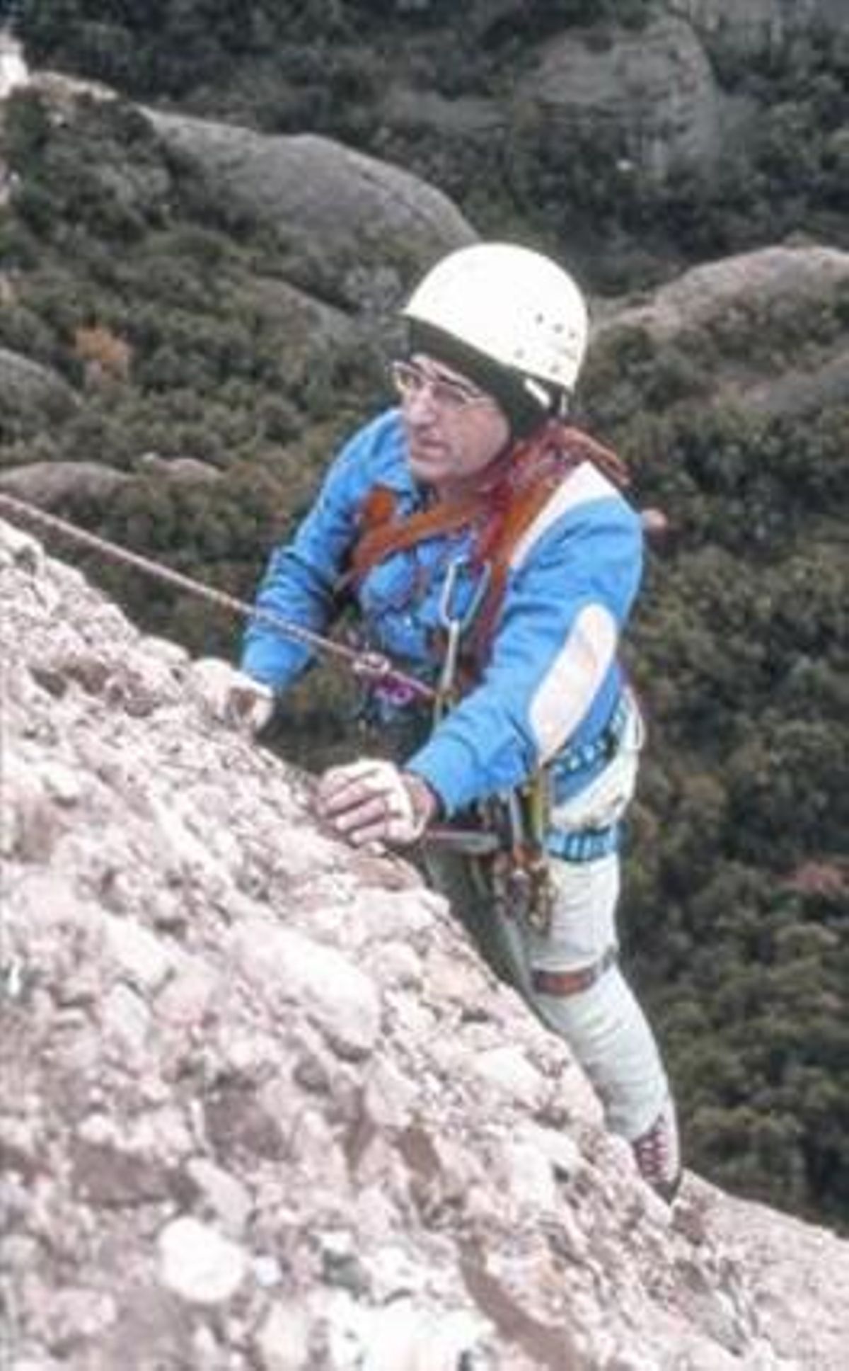 Francesc Guillamon, en plena escalada a Montserrat.
