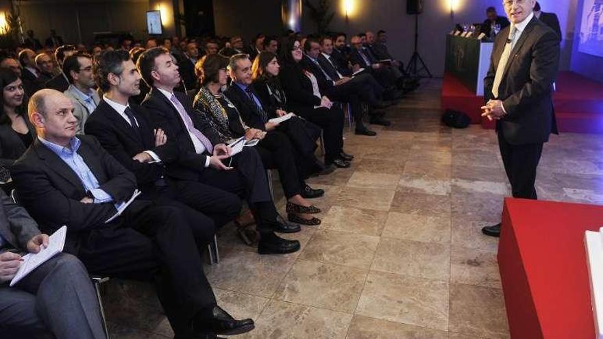 Joaquín González, ayer, durante su intervención. // Carlos Pardellas