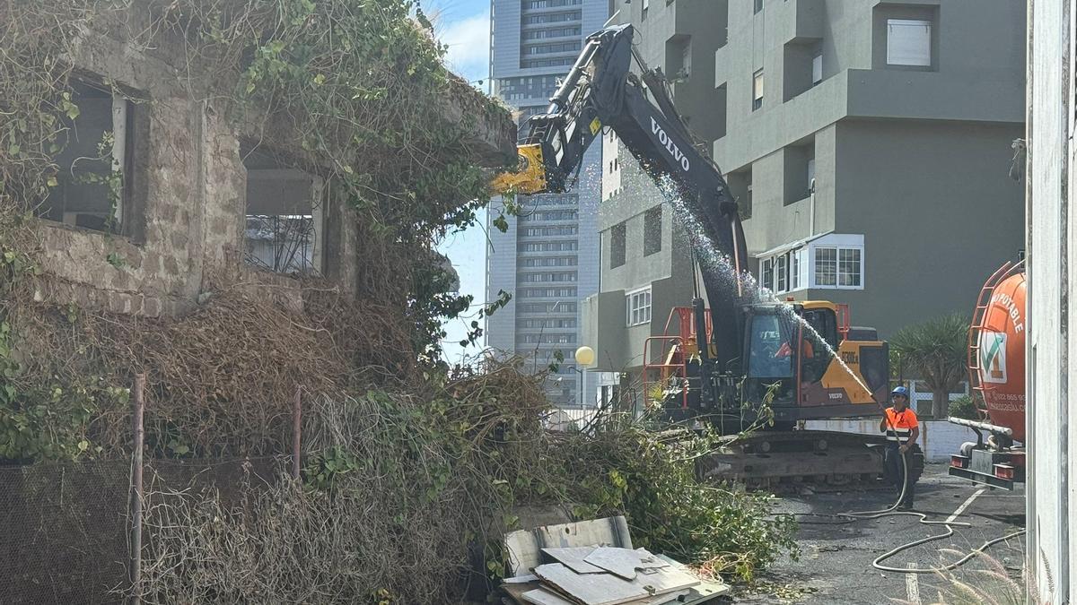 Demolición del antiguo almacén de Buenos Aires.