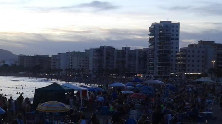 Luces y música en el cielo de Águilas