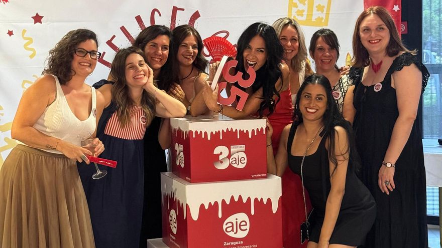La Fiesta de Verano de AJE Zaragoza, que ha iniciado con este acto la celebración de su 35 aniversario.