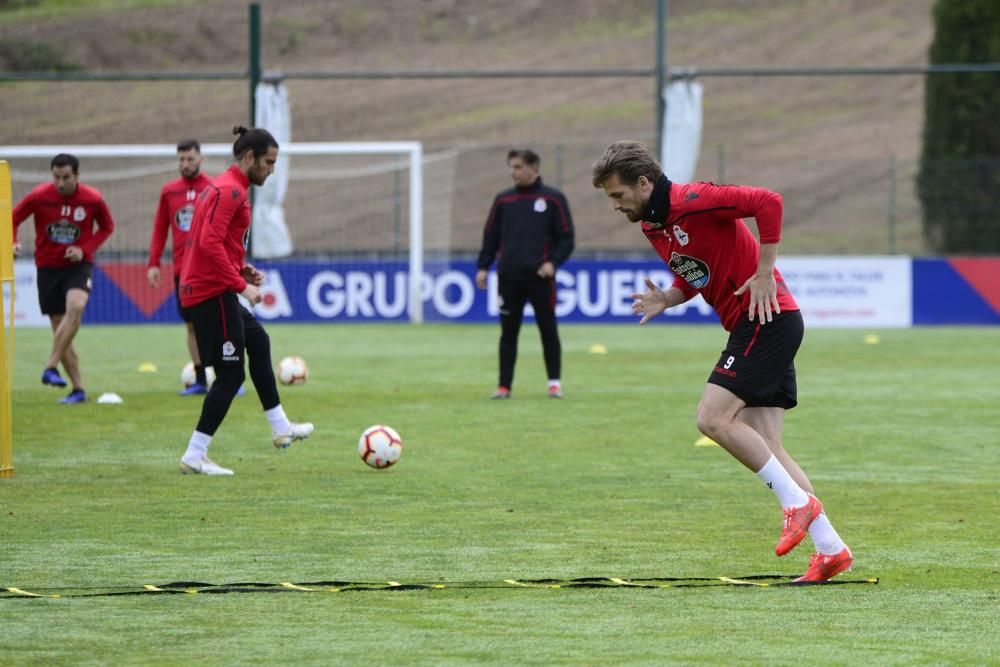 Los jugadores aumentan el ritmo en una nueva sesión para preparar la visita del Extremadura UD el próximo domingo a Riazor.