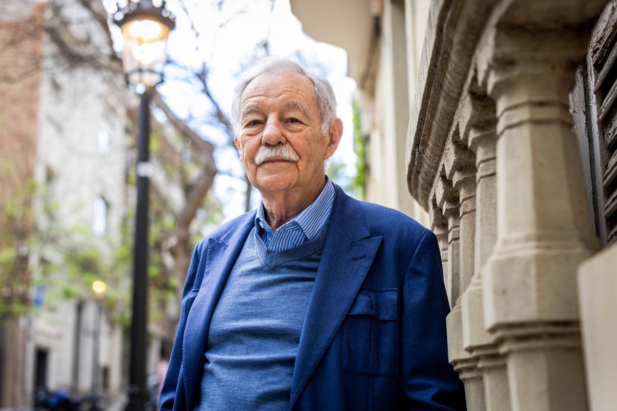 Eduardo Mendoza: "Soy un bocazas. Como cuando dije que la novela había muerto y me perseguían por la calle con un palo"