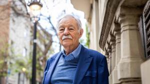 Barcelona 13/04/2026 Cultura Eduardo Mendoza,que publica su nueva novela,La intriga del funeral inconveniente,en Barcelona. AUTOR: JORDI OTIX