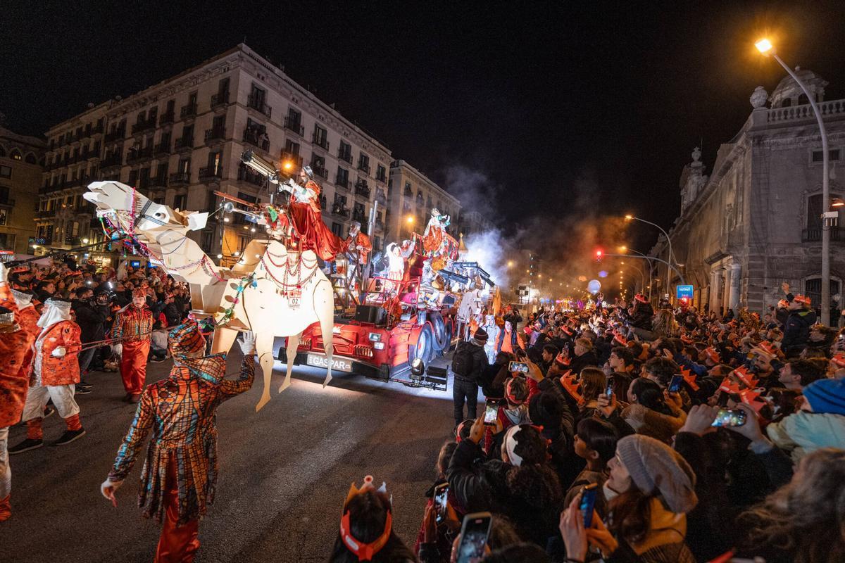 La cabalgata de reyes magos en Barcelona