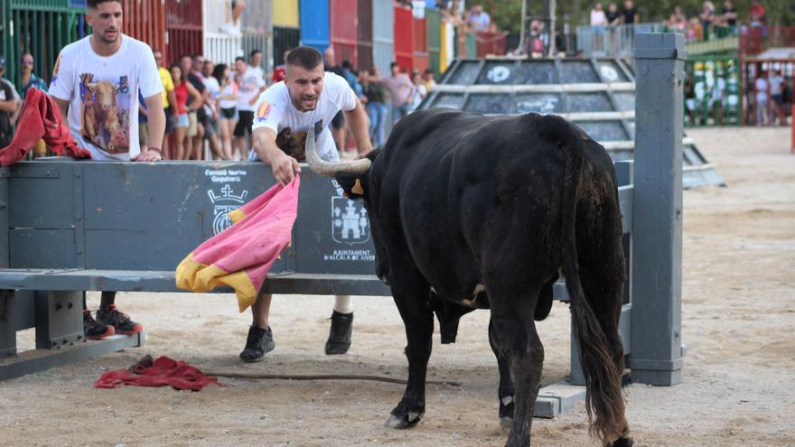 Alcalà encara el final de las fiestas con la mirada al cielo