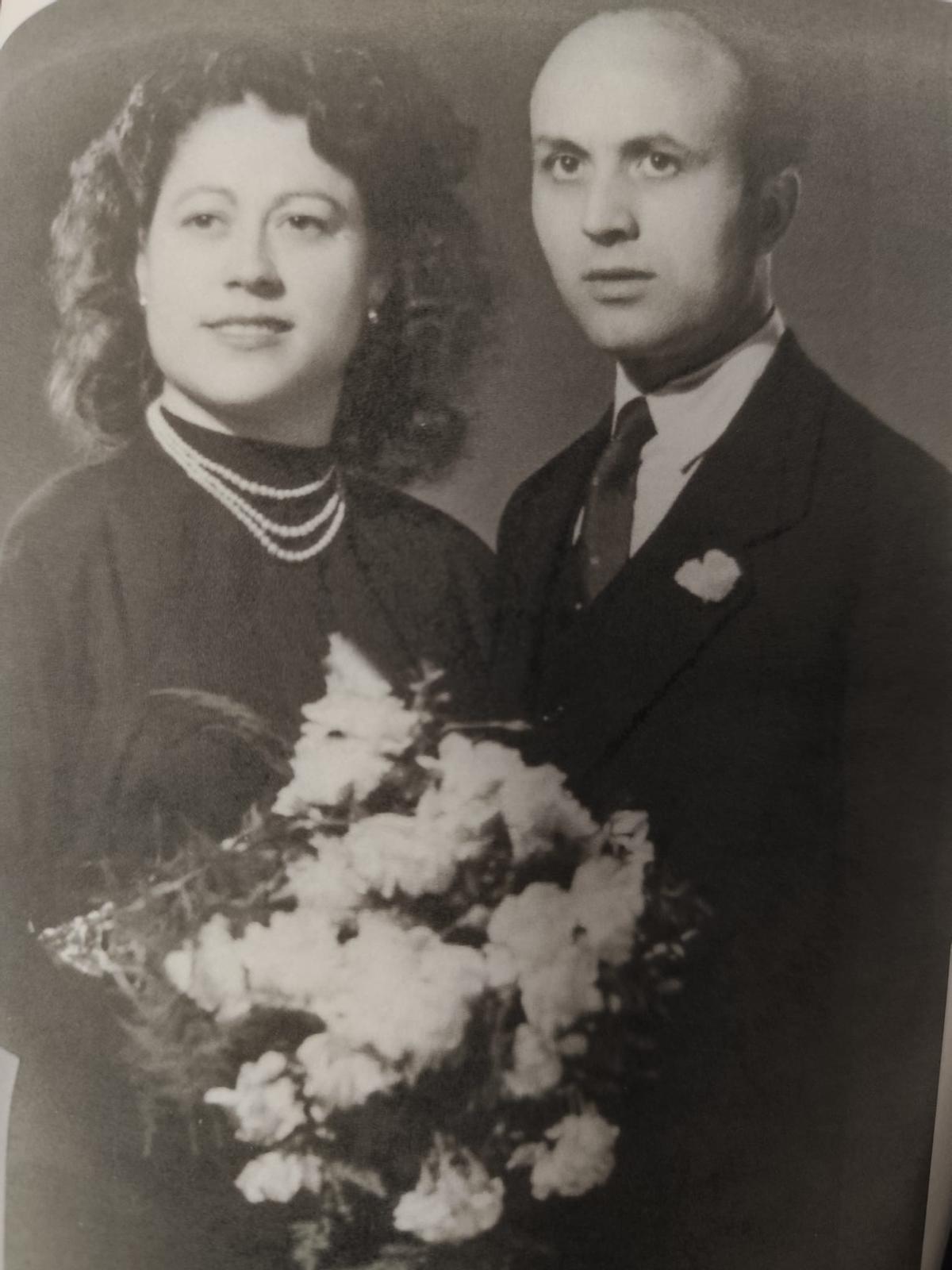 Casament de Maria Assumpció Vilà i Joan Vinyes, l'any 1952.