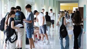 Exámenes de la convocatoria extraordinaria de la ABAU en la Escola de Enxeñaría de Telecomunicación de la Universidade de Vigo / REPESCA. ANTIGUA SELECTIVIDAD. EBAU. AVALIACION DE BACHARELATO PARA O ACCESO A UNIVERSIDADE. EVALUACION. BACHILLERATO. ESCUELA DE INGENIERIA DE TELECOMUNICACION. TELECO. ALUMNOS. UNIVERSIDAD