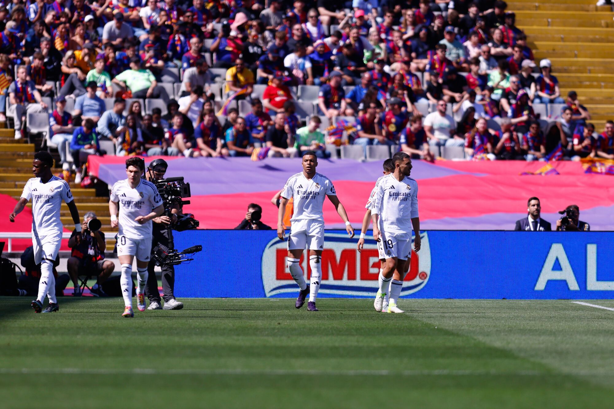 El Clásico de LaLiga EA Sports: Barcelona - Real Madrid.
