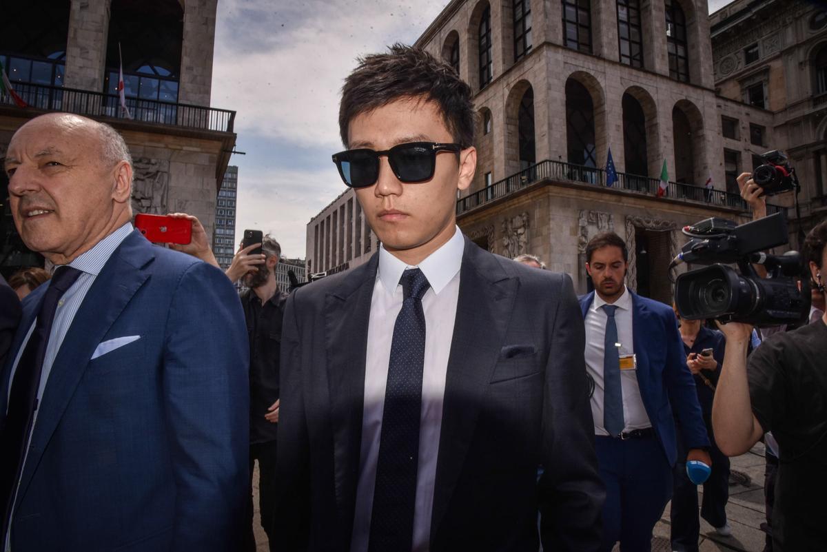 Milan (Italy), 14/06/2023.- Chairman of the Italian football club Inter Milan Steven Zhang arrives for the state funeral of Italy’s former prime minister and media mogul Silvio Berlusconi, in Milan, Italy, 14 June 2023. Silvio Berlusconi died at the age of 86 on 12 June 2023 at Milan’s San Raffaele hospital. The Italian media tycoon and Forza Italia (FI) party founder, dubbed as ’Il Cavaliere’ (The Knight), served as prime minister of Italy in four governments. The Italian government has declared 14 June 2023 a national day of mourning. (Italia) EFE/EPA/MATTEO CORNER