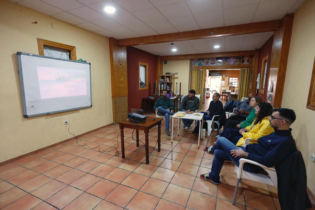Un momento de la charla informativa de la plataforma "Alicante, ¿dónde vas"?.