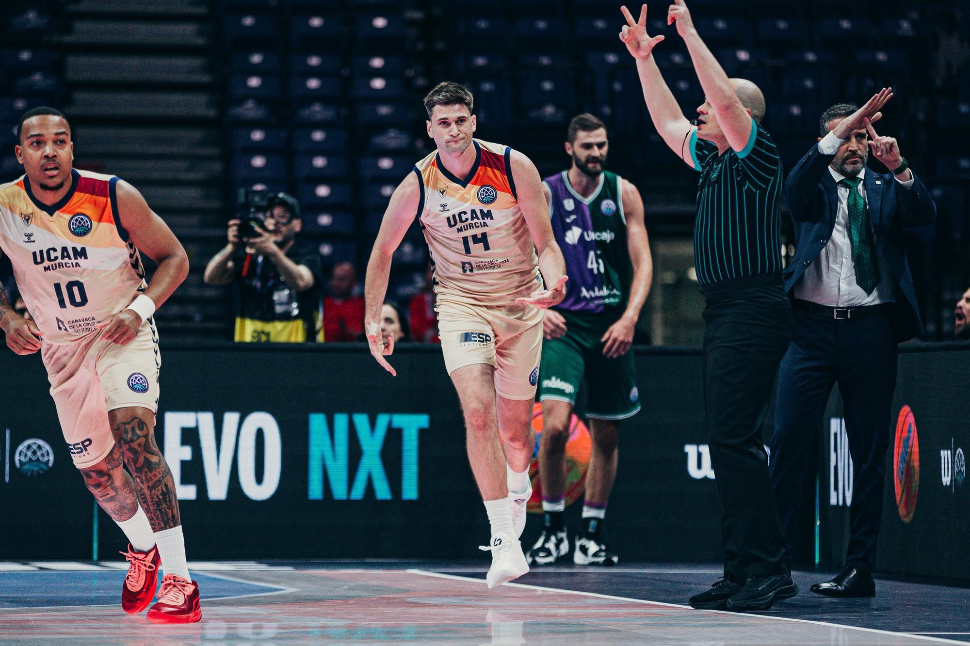 El UCAM Murcia - Unicaja de la Final Four de la BCL, en fotos