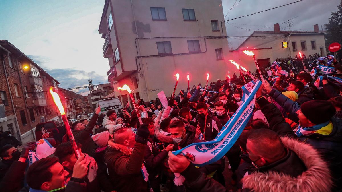 Aficionados del Utrillas, antes de medirse al Valencia