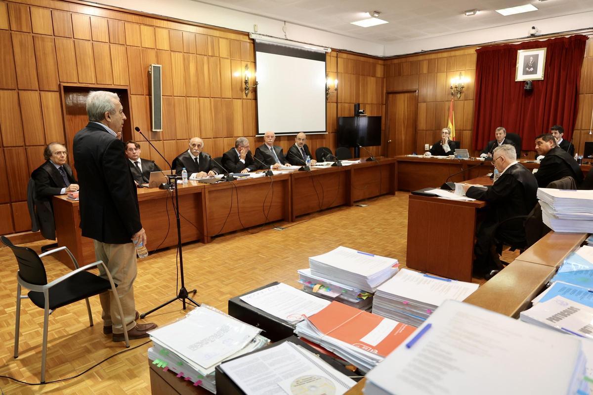 El exconsejero de Medio Ambiente, Antonio Cerdá, es interrogado en el juicio de Novo Carthago.