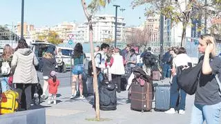 Dos posturas frente a la tasa turística: de pedirla para las Fallas a querer eliminarla