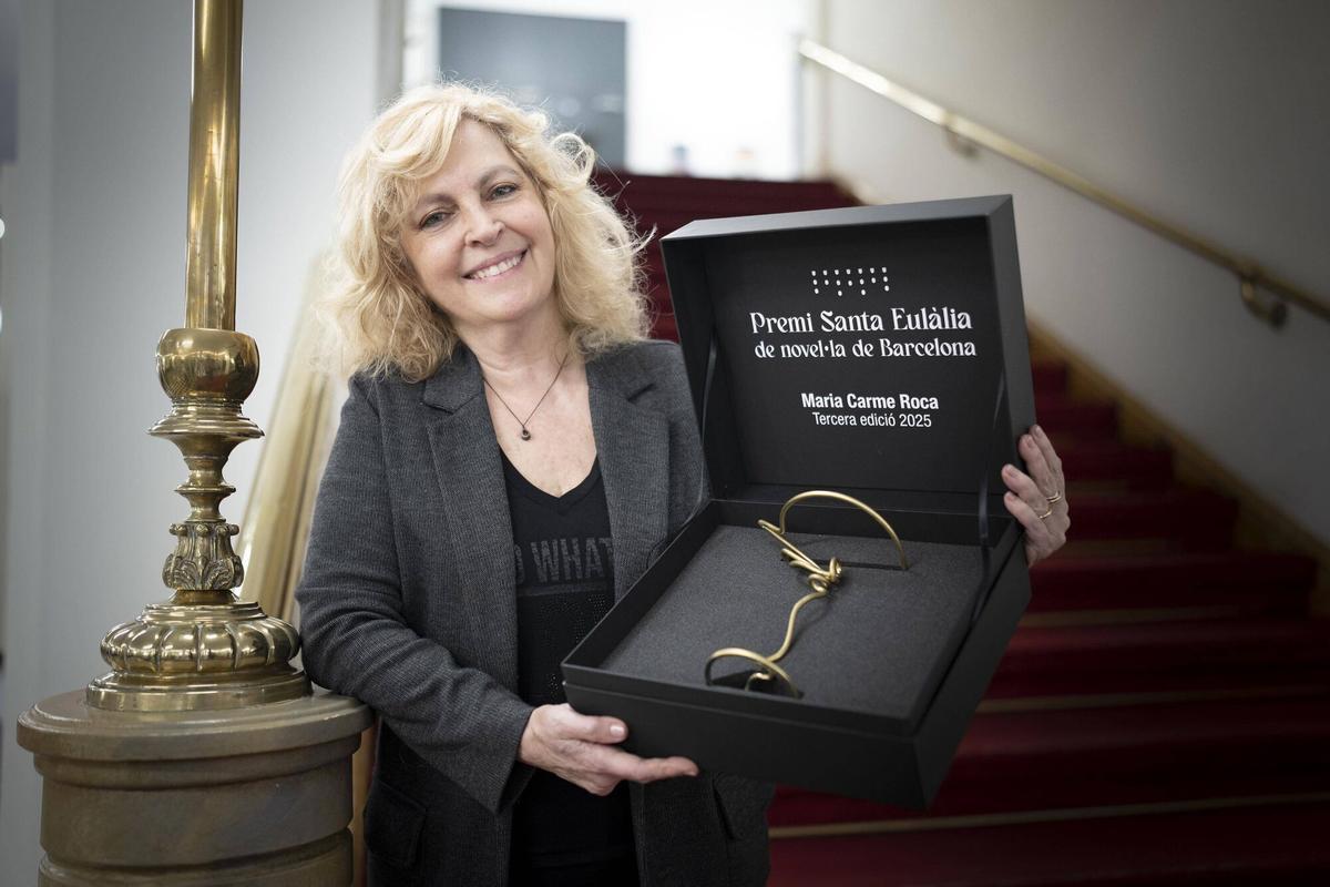 Barcelona 12/02/2025 Maria Carme Roca escritora Premi Santa Eulàlia de Novel.la de Barcelona Fotografía de Ferran Nadeu