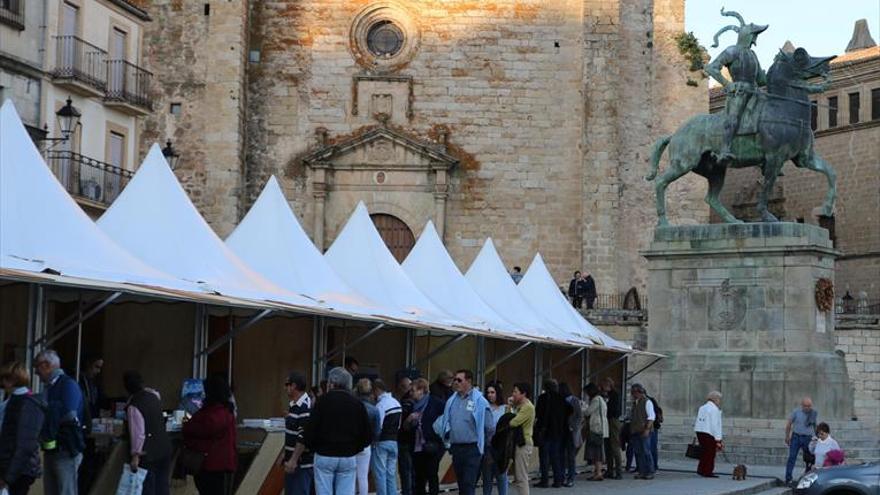 50 escritores presentarán obra en una feria del libro con 14 casetas