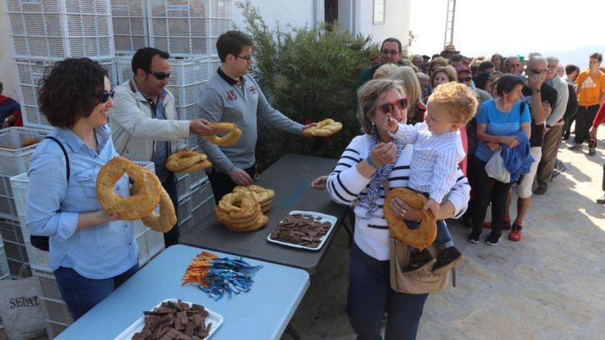 L’Alcora celebra La Dobla y reparte 800  rollos