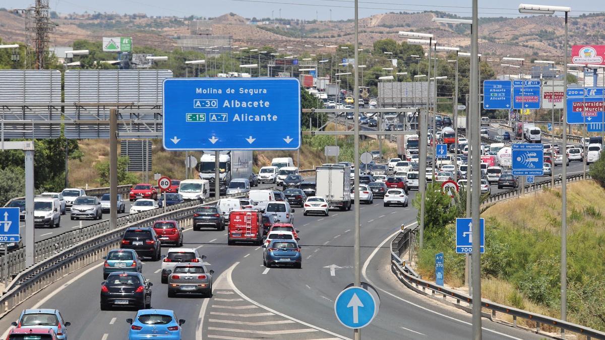 Olas de calor y emisiones del transporte agravan la contaminación por ozono.