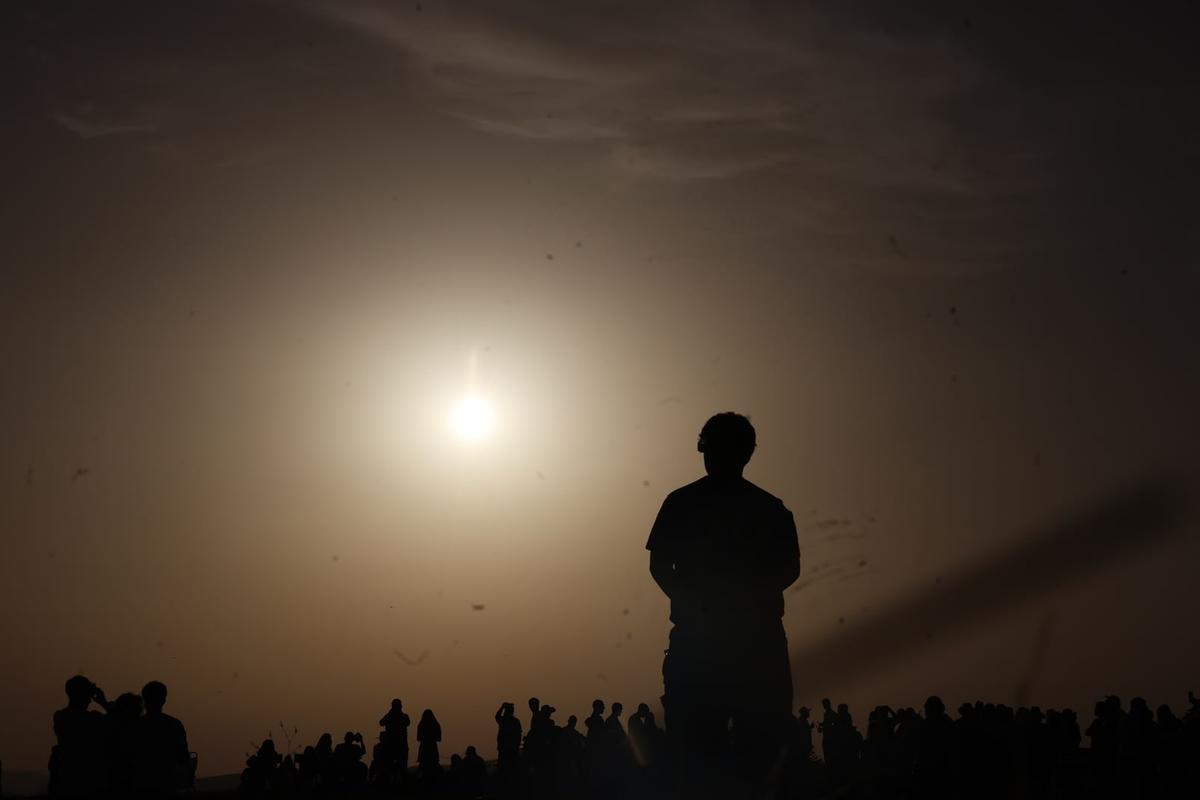 El eclipse solar deja imágenes únicas desde el enclave arqueológico de Ategua en Córdoba El eclipse solar deja imágenes únicas desde el enclave arqueológico de Ategua en Córdoba
