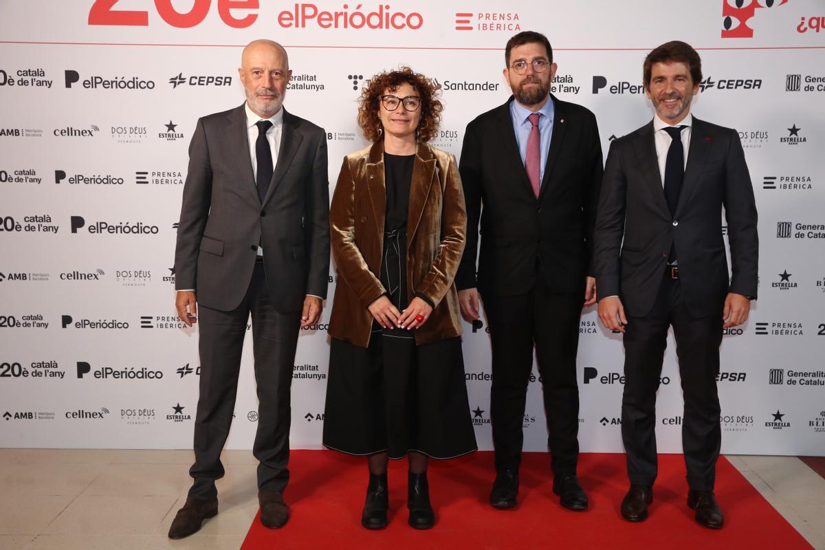 Català de l’Any 2022, en la imagen Felix Noguera y su mujer, Oriol Duran i Torres secretari Mitjans de Comunicació de la Generalitat Sergi Guillot