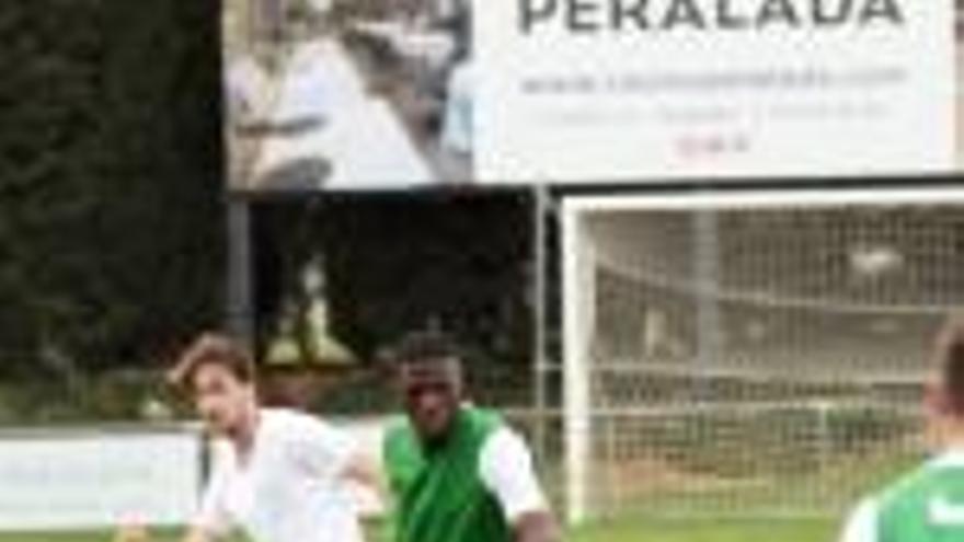 Kevin Soni, en el primer entrenament del Peralada.