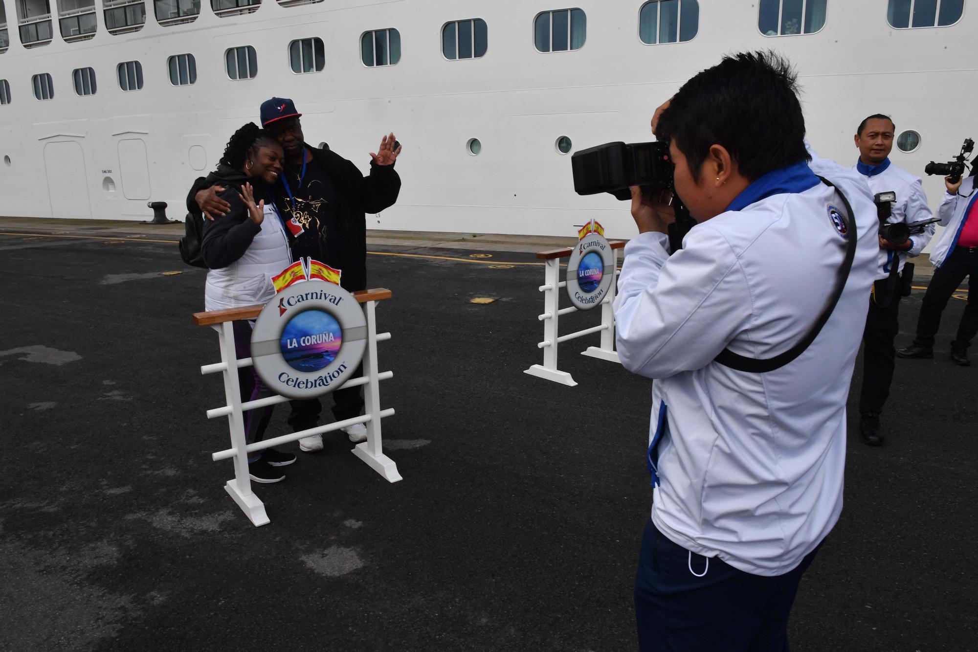 El crucero 'Carnival Celebration' hace su primera escala en A Coruña