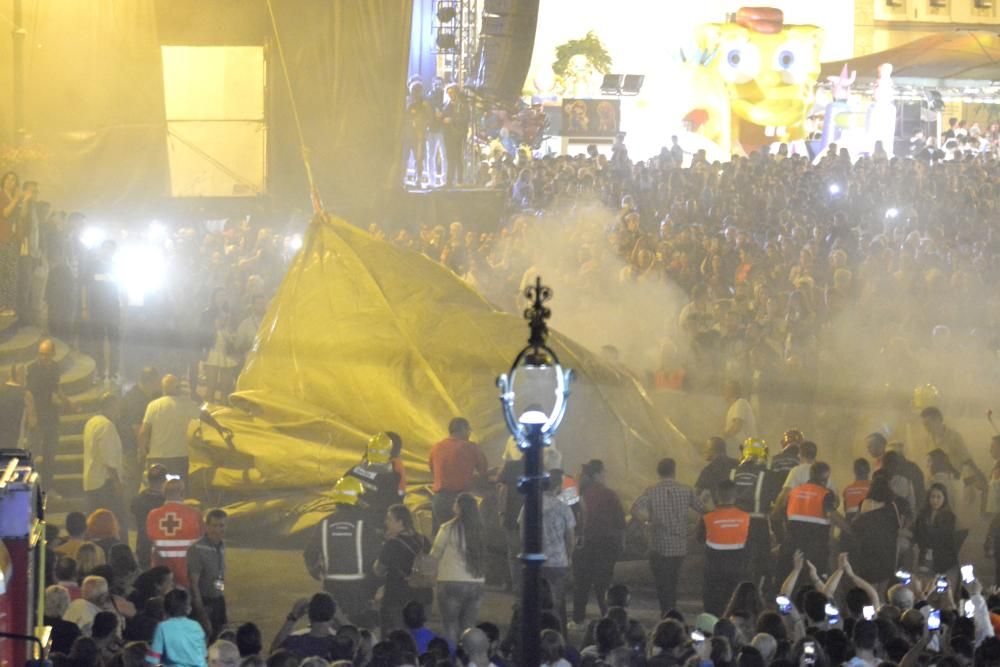 El globo de Betanzos se rompió al iniciar su ascenso y no pudo surcar el cielo por San Roque