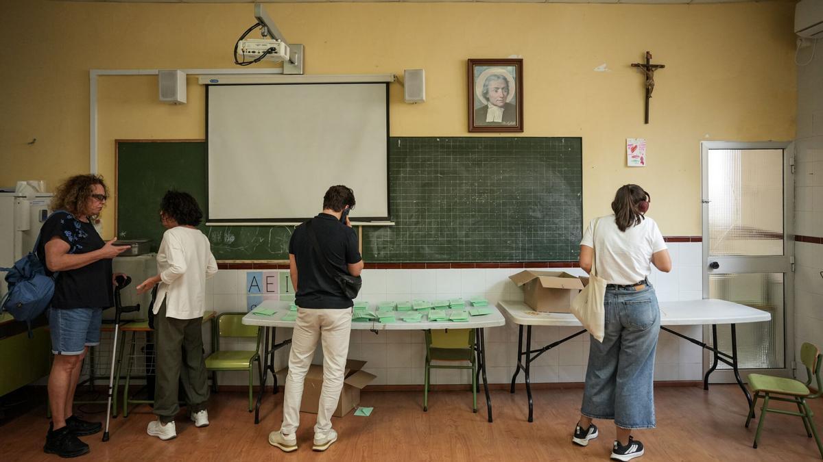 Imagen de la jornada electoral del 17M en Sevilla.