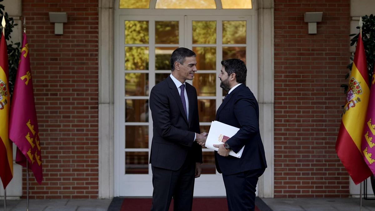 Pedro Sánchez y López Miras durante la reunión que han mantenido en Moncloa.