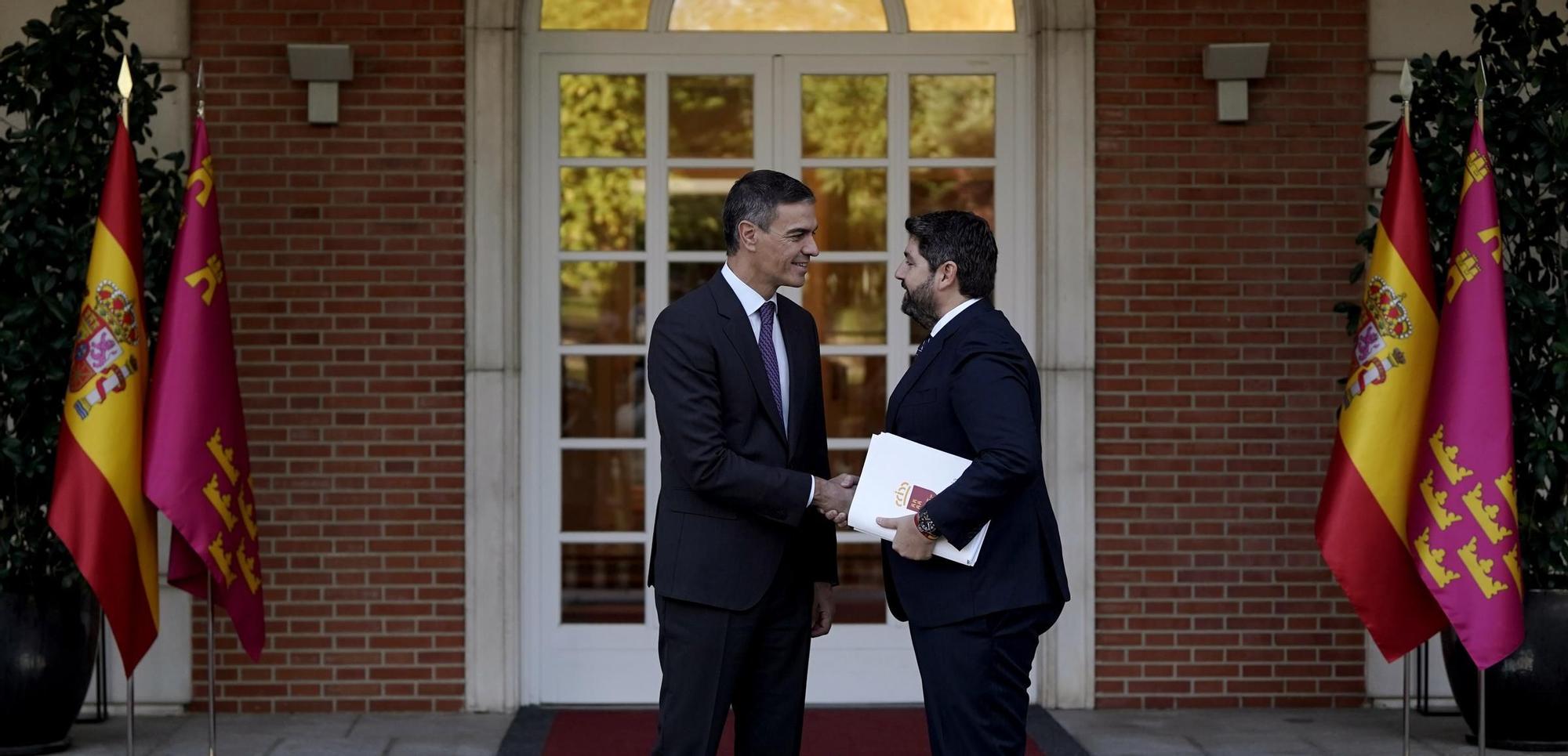 Pedro Sánchez y López Miras durante la reunión que han mantenido en Moncloa.