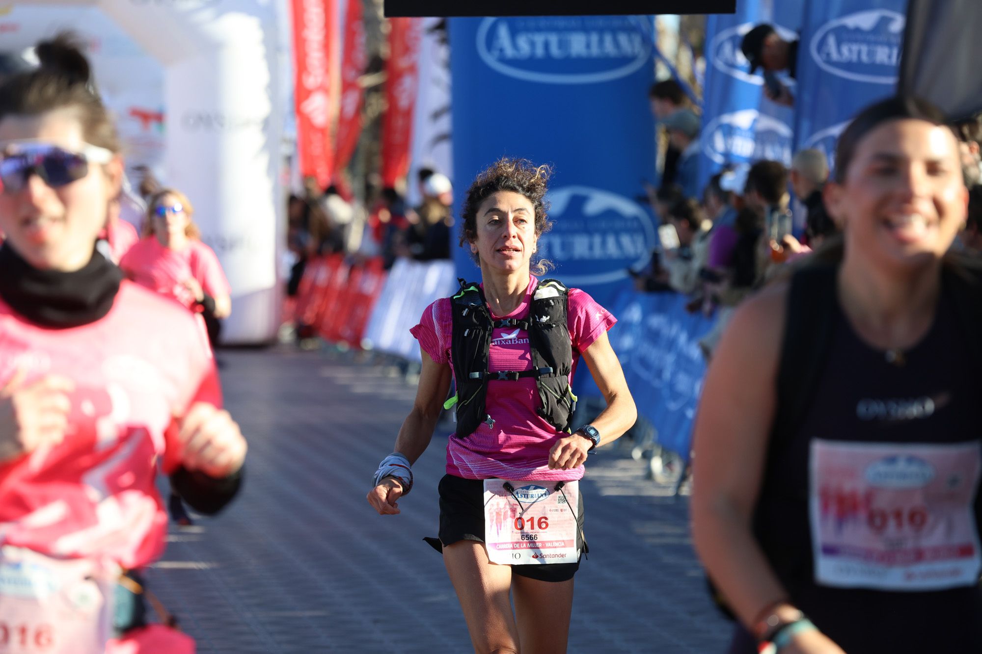 Carrera de la Mujer 2025: Las mejores imágenes del evento