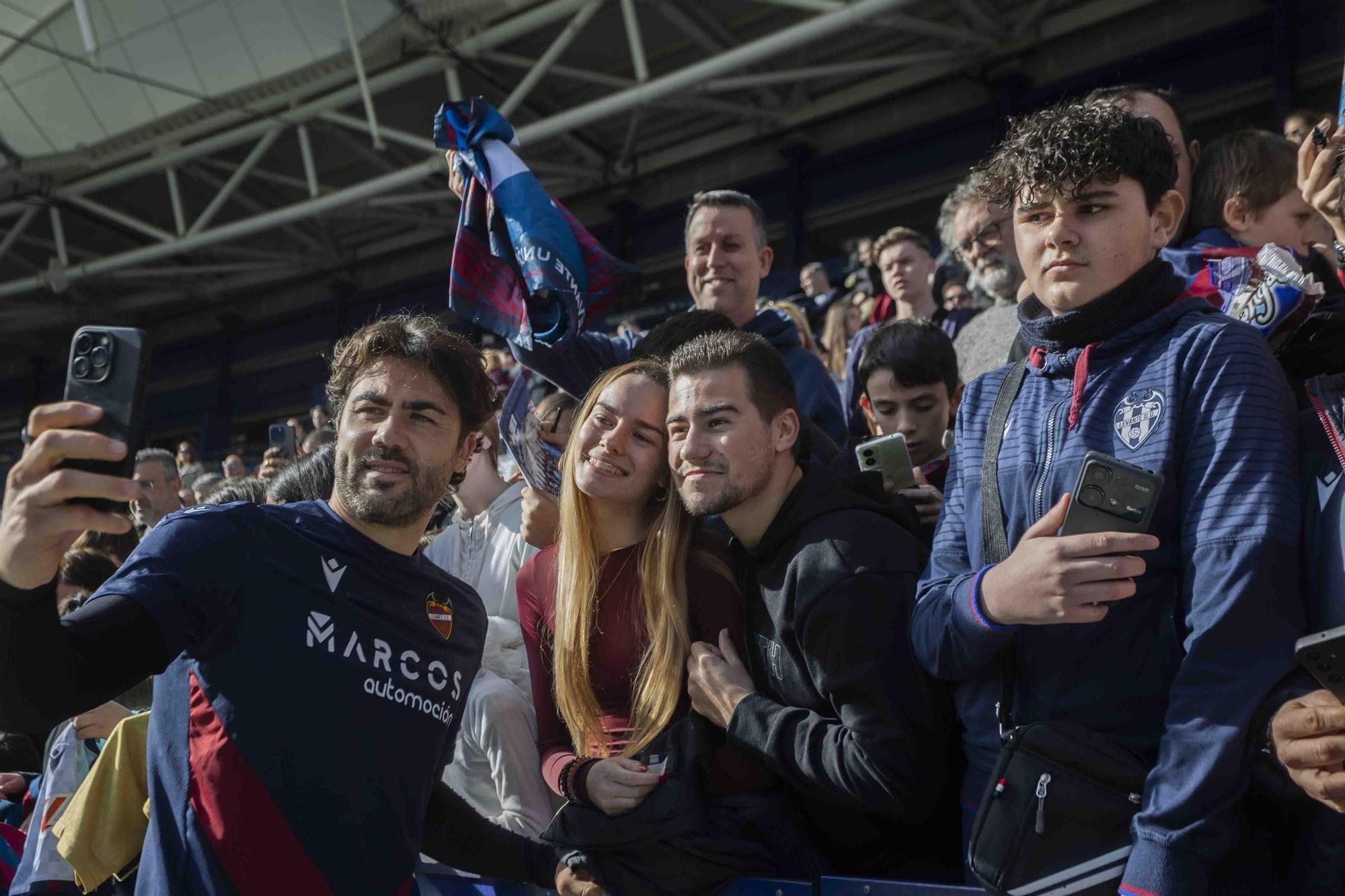 Puertas abiertas entrenamiento Levante