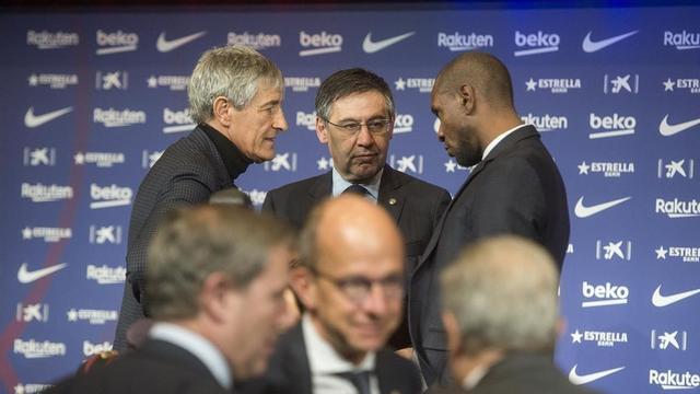 Setién, Bartomeu y Abidal charlan en la presentación del cántabro en el Auditori 1899 del Camp Nou.