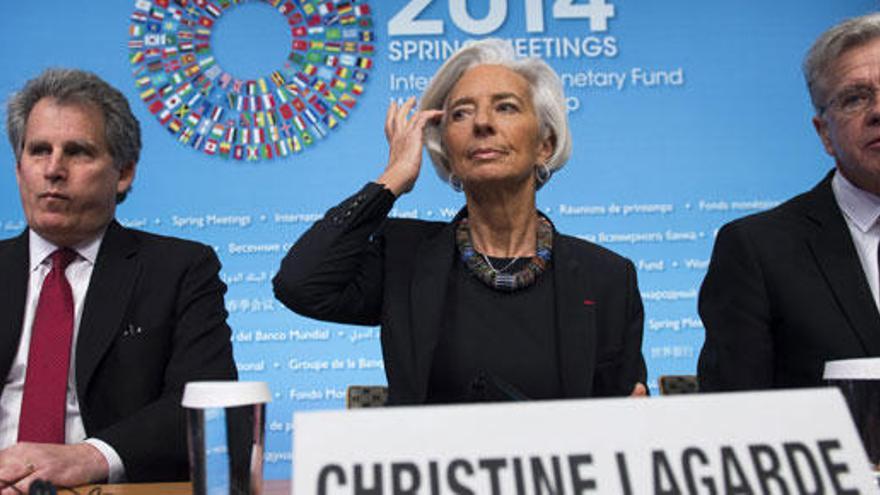 La directora del FMI, Christine Lagarde (c).