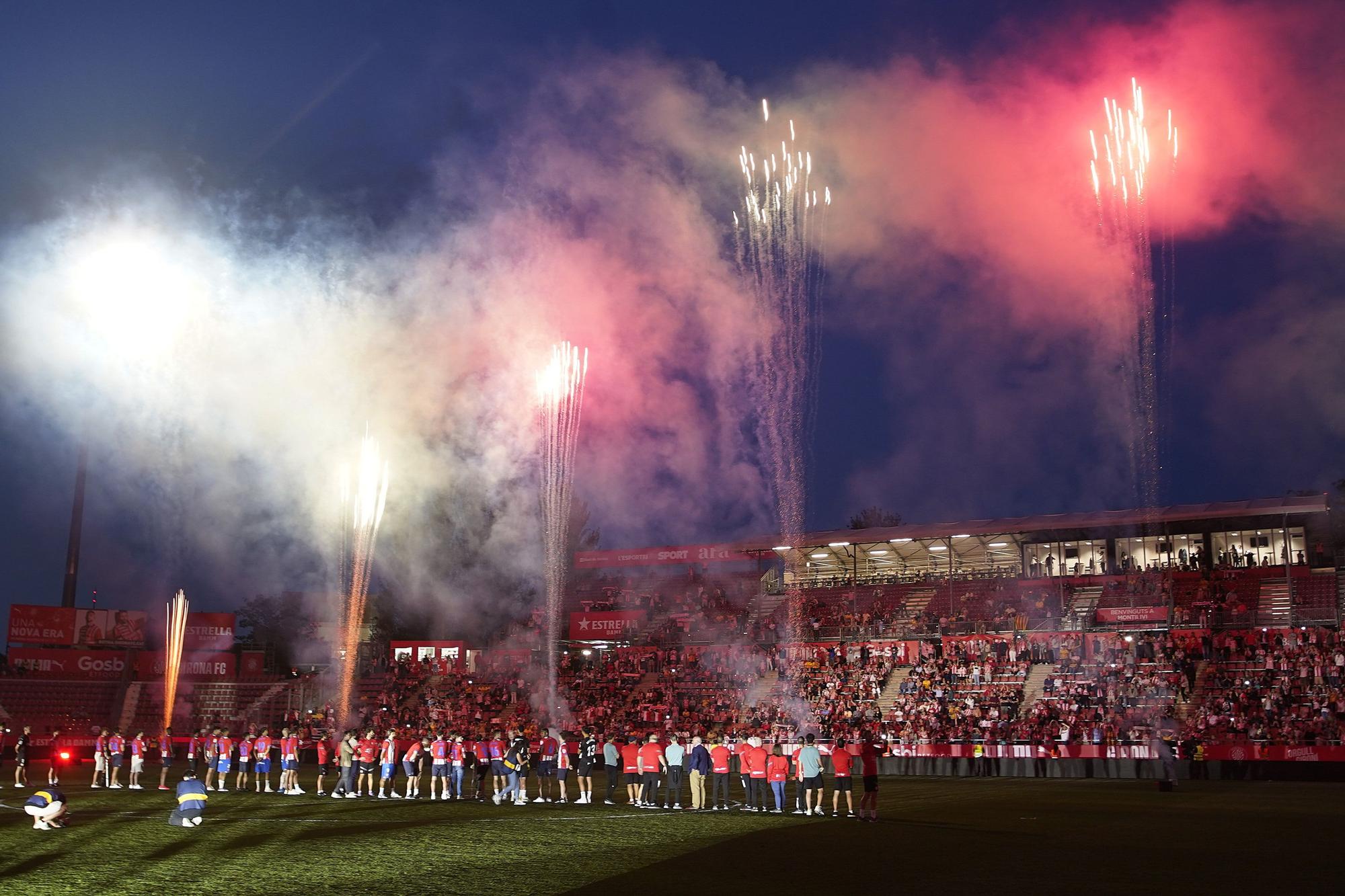 El Girona celebra la permanència amb el públic de l'estadi de Montilivi