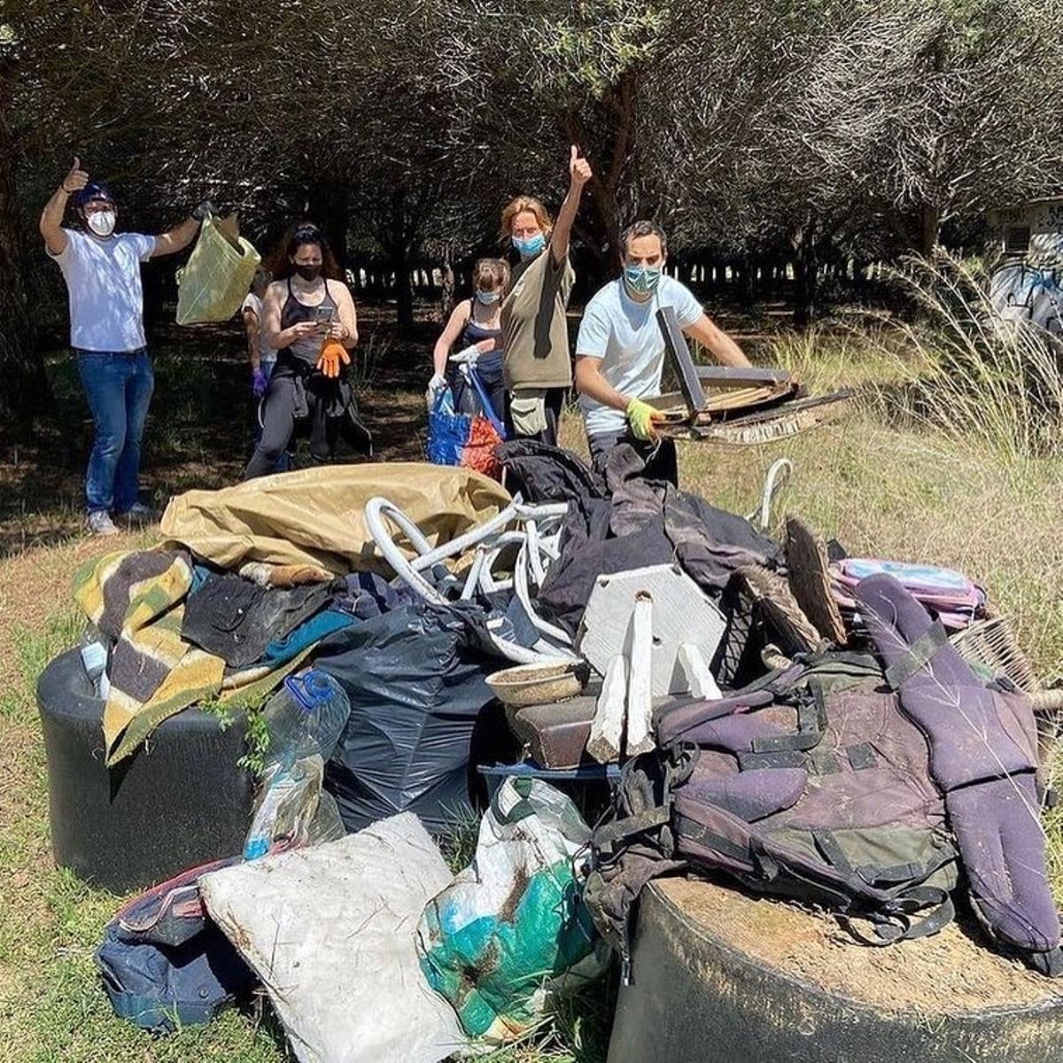 Jornada de neteja de l’àmbit del riu Ridaura. Activitat organitzada juntament amb altres associacions, entitats i empreses de la vall del Ridaura
