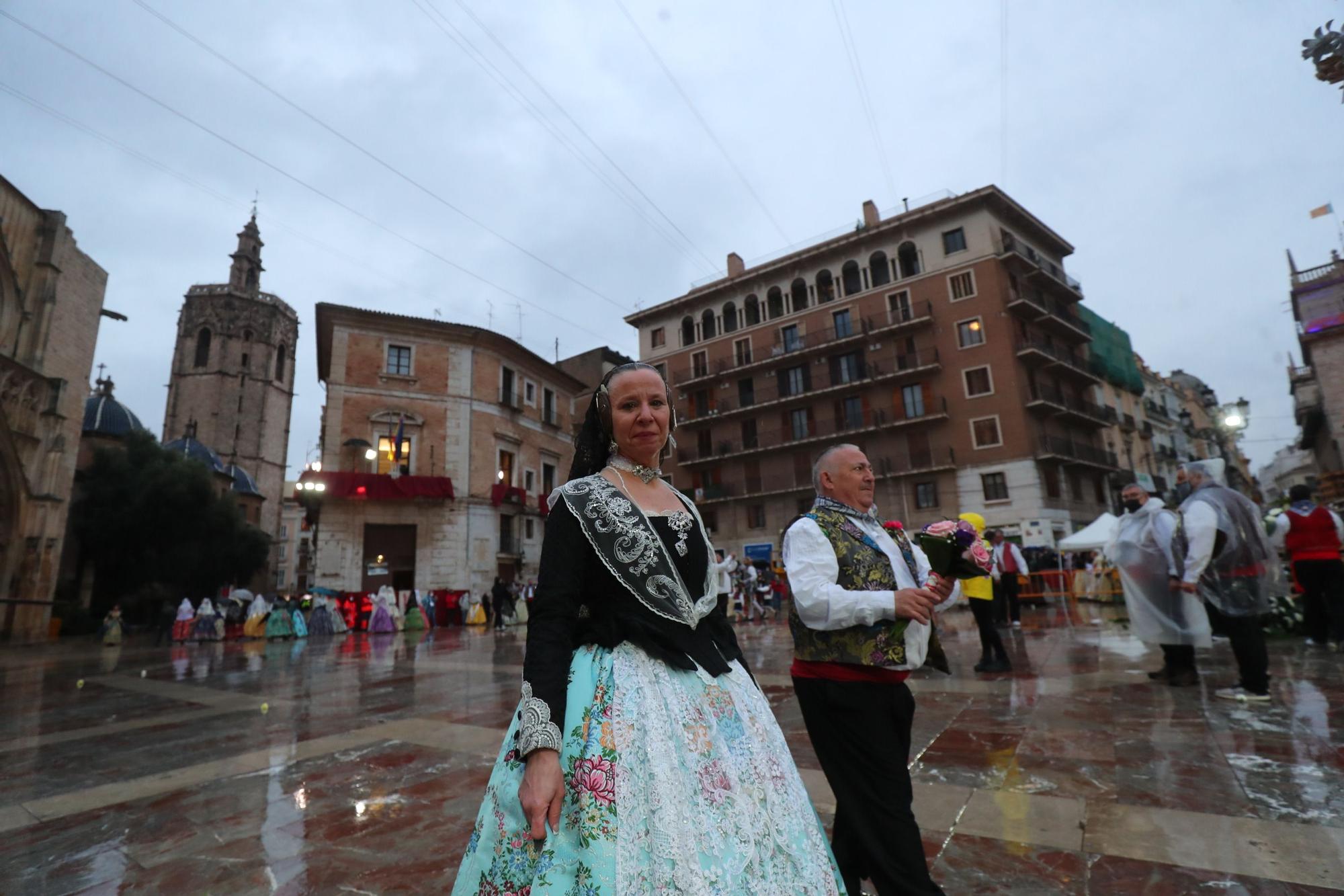 Búscate en el primer día de ofrenda por la calle de la Paz (entre las 18:00 a las 19:00 horas)